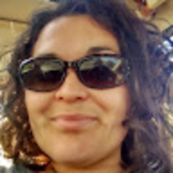 Meet your Posher, Laura - Picture 1 of 1